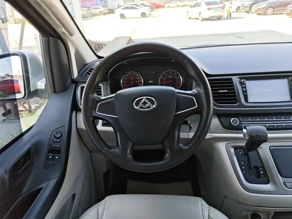SAIC Maxus Maxus G10 2015 2014 Model Year 2.0T Auto Elite