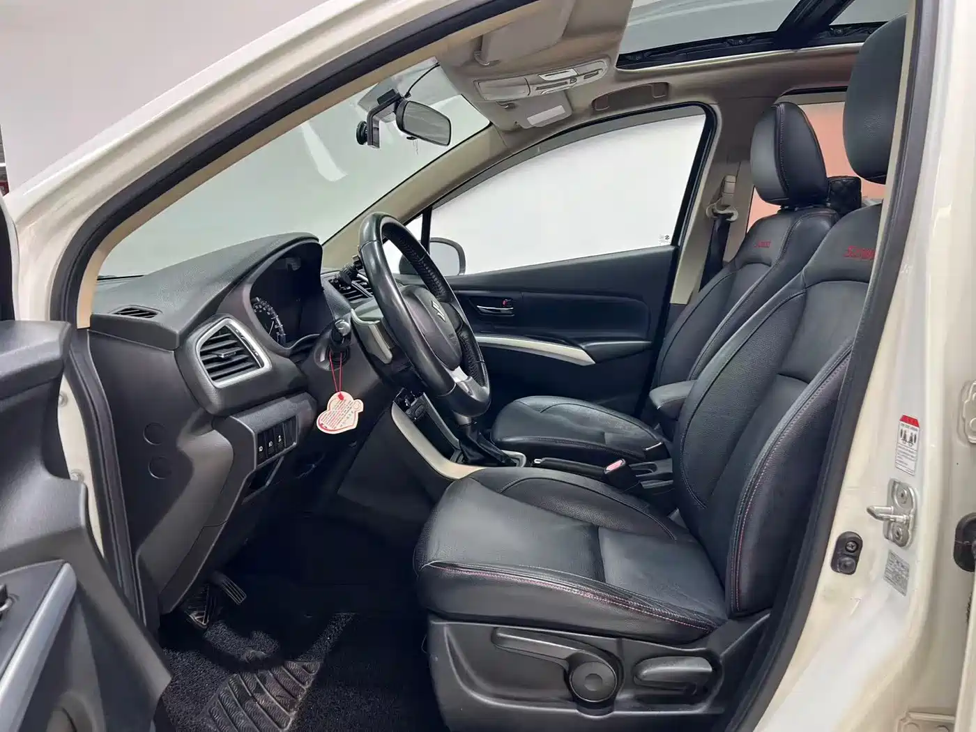 Suzuki SX4 S-Cross 2014 2014 1.6L CVT 2WD Elite
