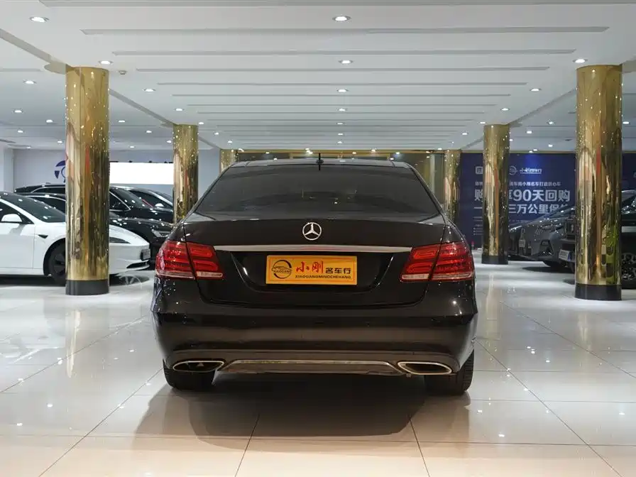 Mercedes-Benz E-Class 2013 Model E 260 L CGI Fashion фото 14