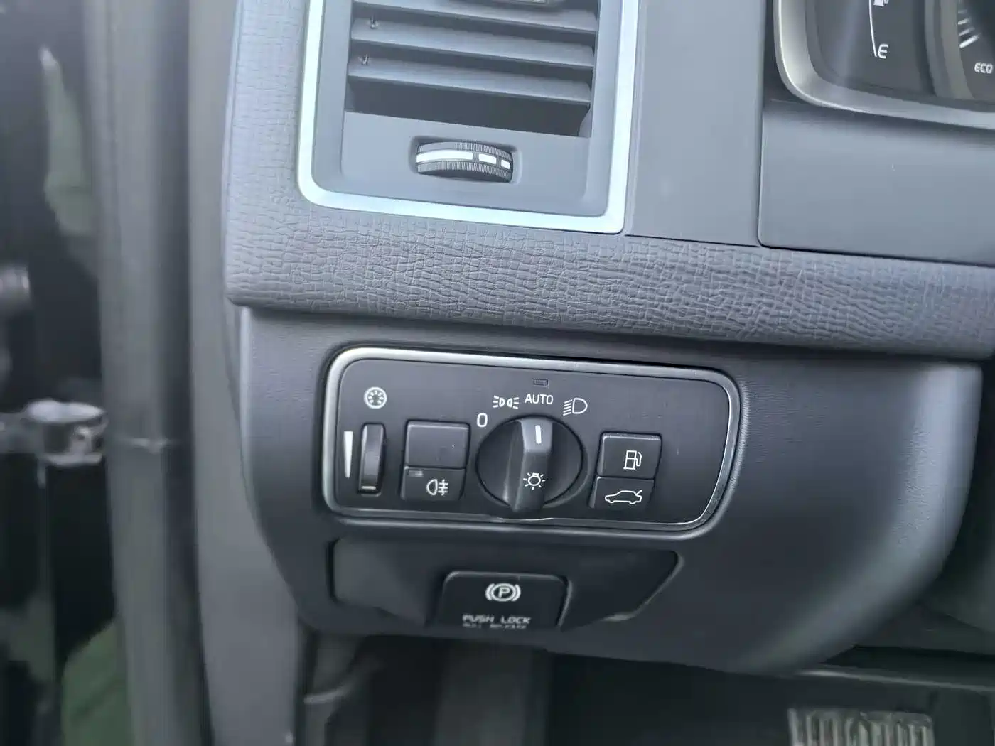 Volvo XC60 (Import) 2013 2014 T5 Zhiyi Edition
