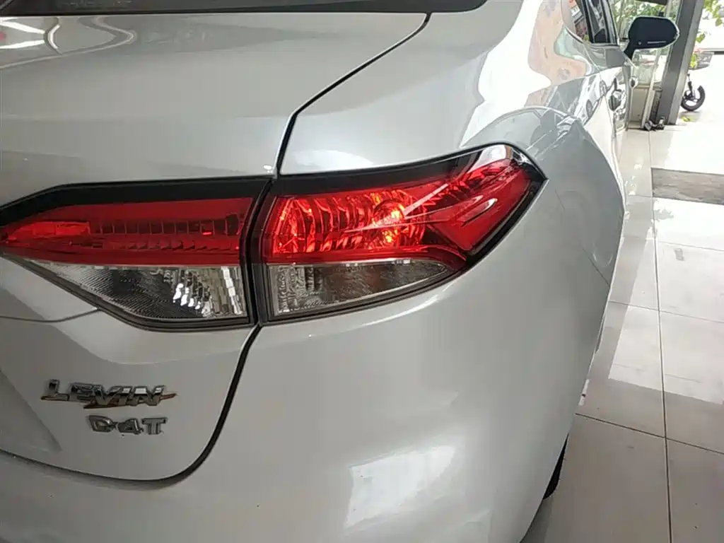 Toyota Levin 2021 185T CVT Luxury Edition фото 8