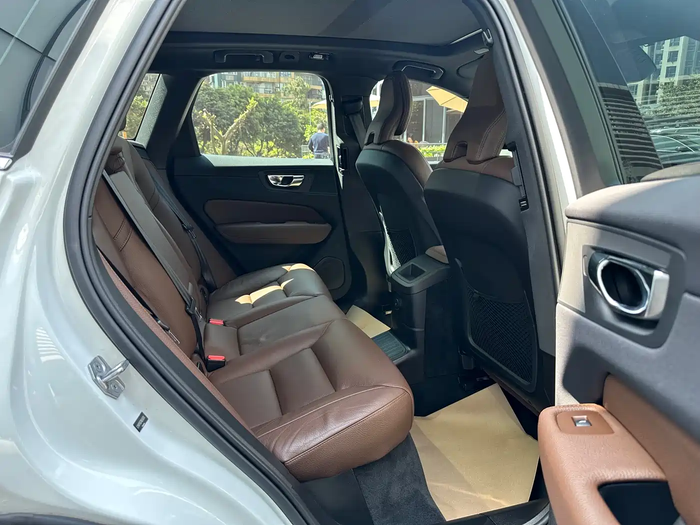 VOLVO XC60 PLUG-IN HYBRID