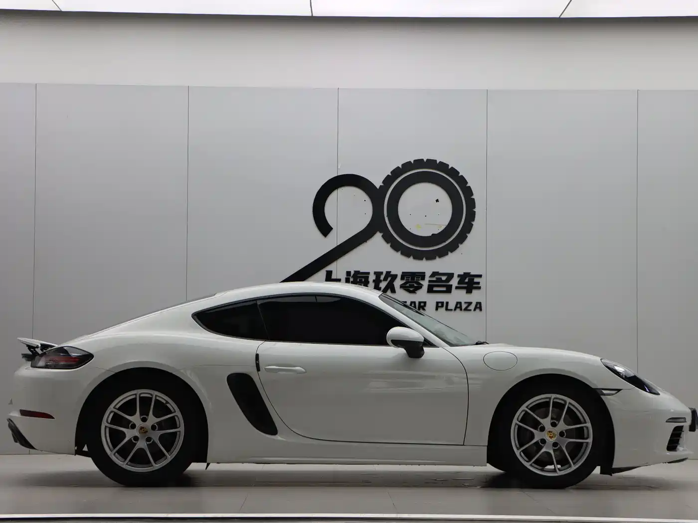 Porsche 718 2018 Cayman 2.0T фото 8
