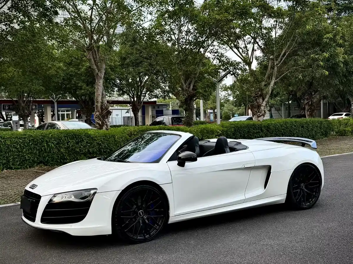Фото 1 - Audi R8