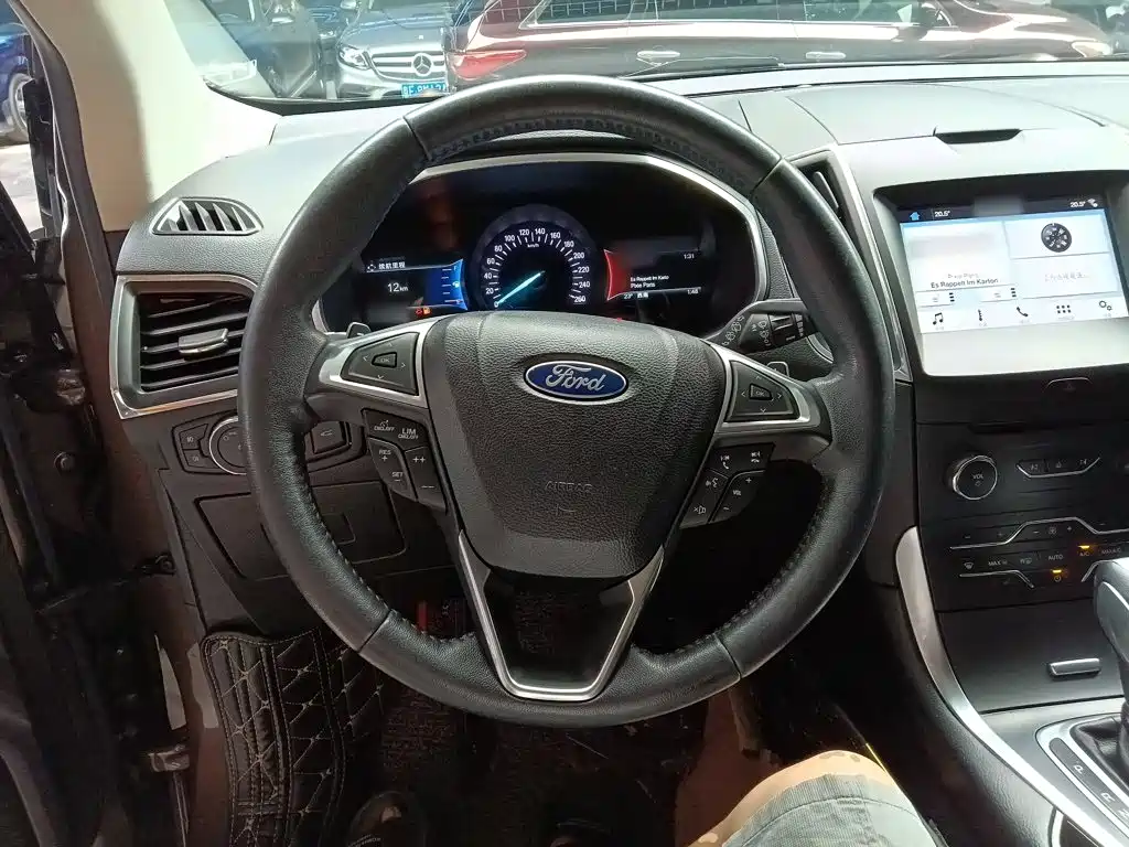 Ford Edge 2017 2016 EcoBoost 245 2WD Luxury 7-Seater