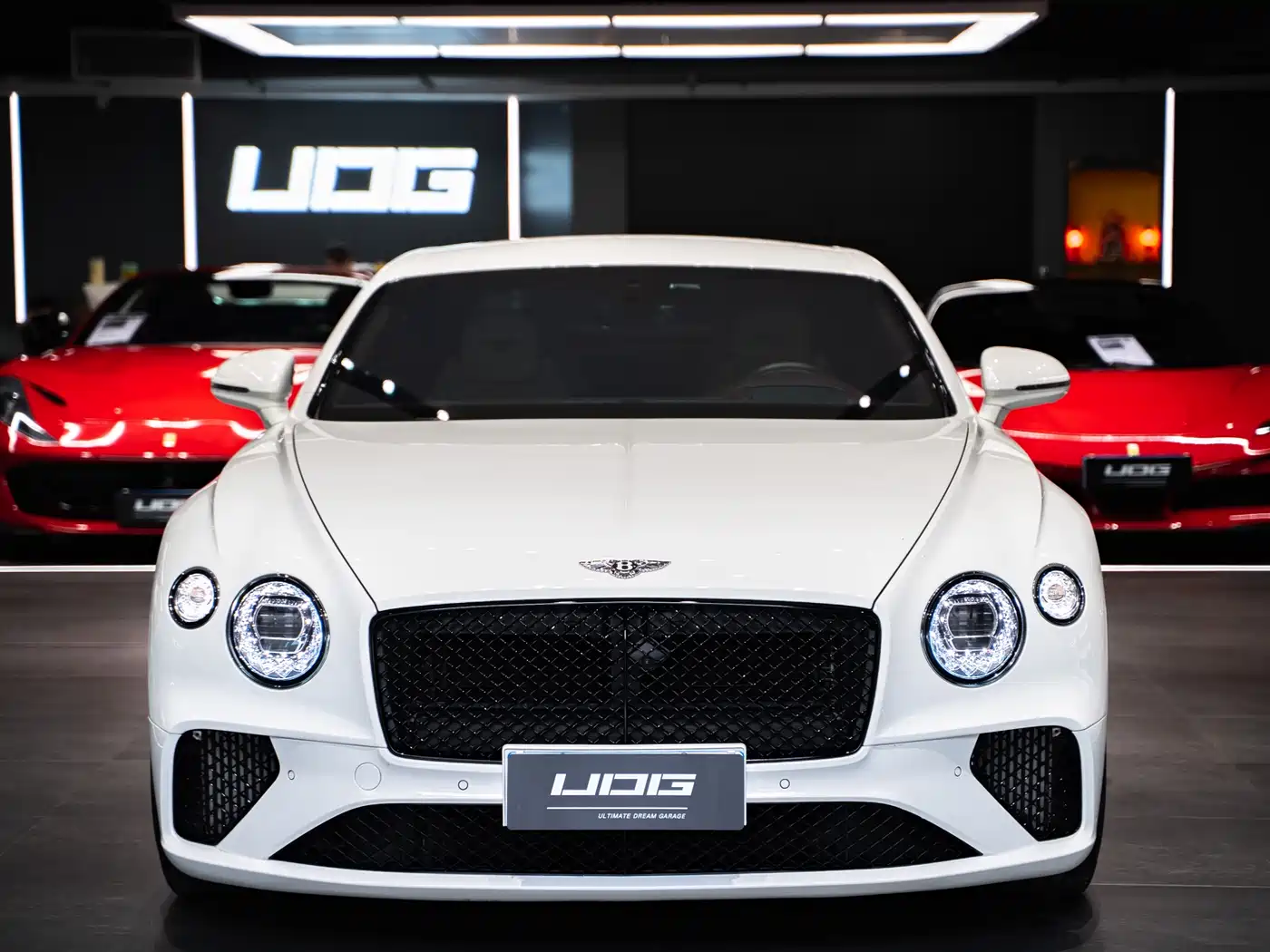 Bentley Continental 2024 4.0T GT V8 фото 2
