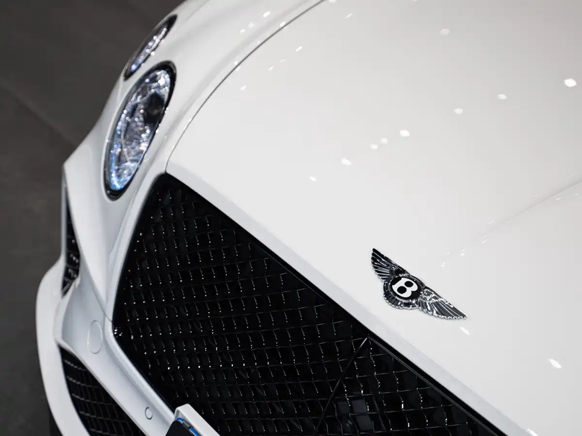 Bentley Continental 2024 4.0T GT V8 фото 9