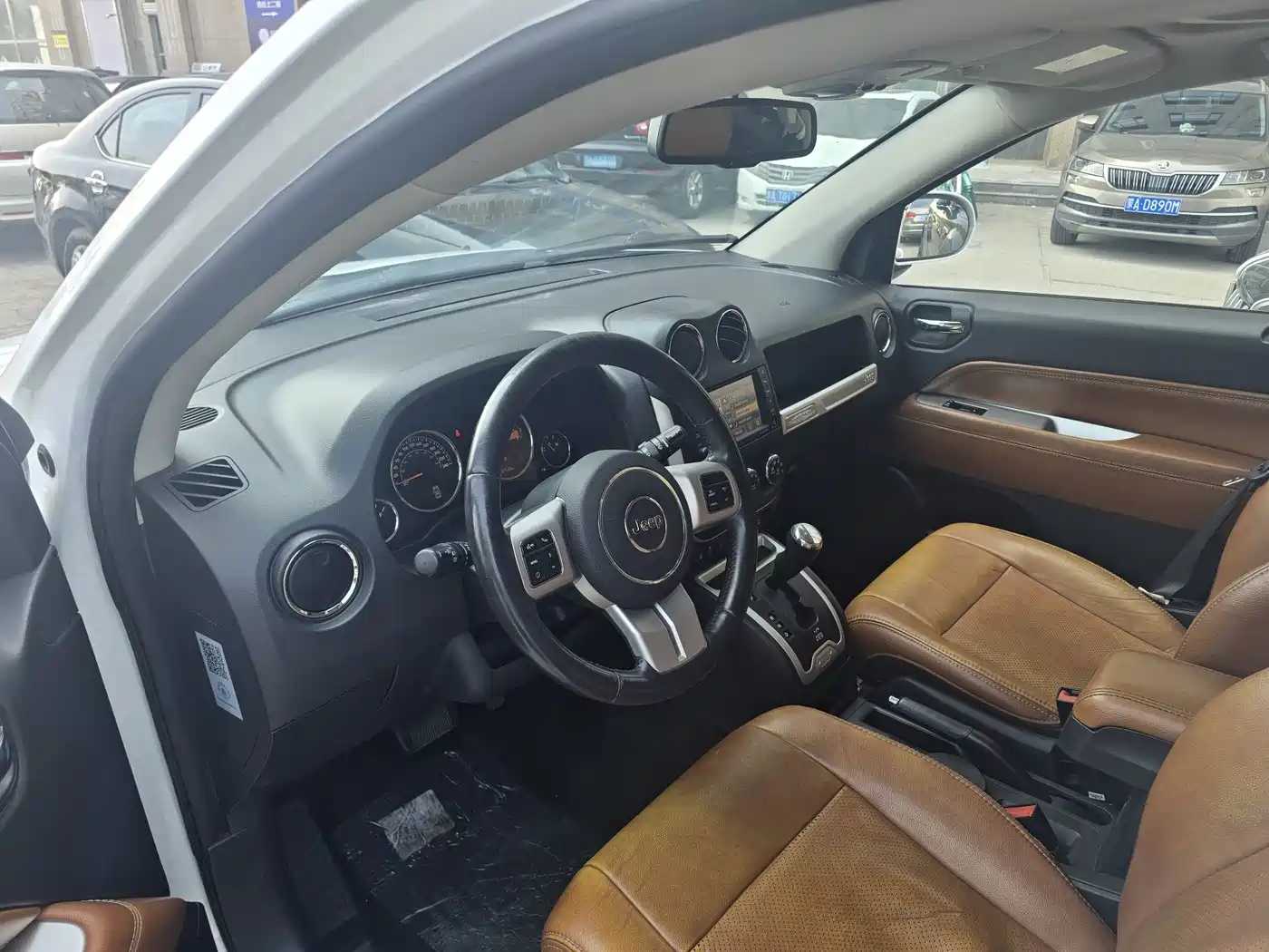 Jeep Compass (Import) 2015 2014 Facelift 2.4L 4WD Luxury Navigation Edition