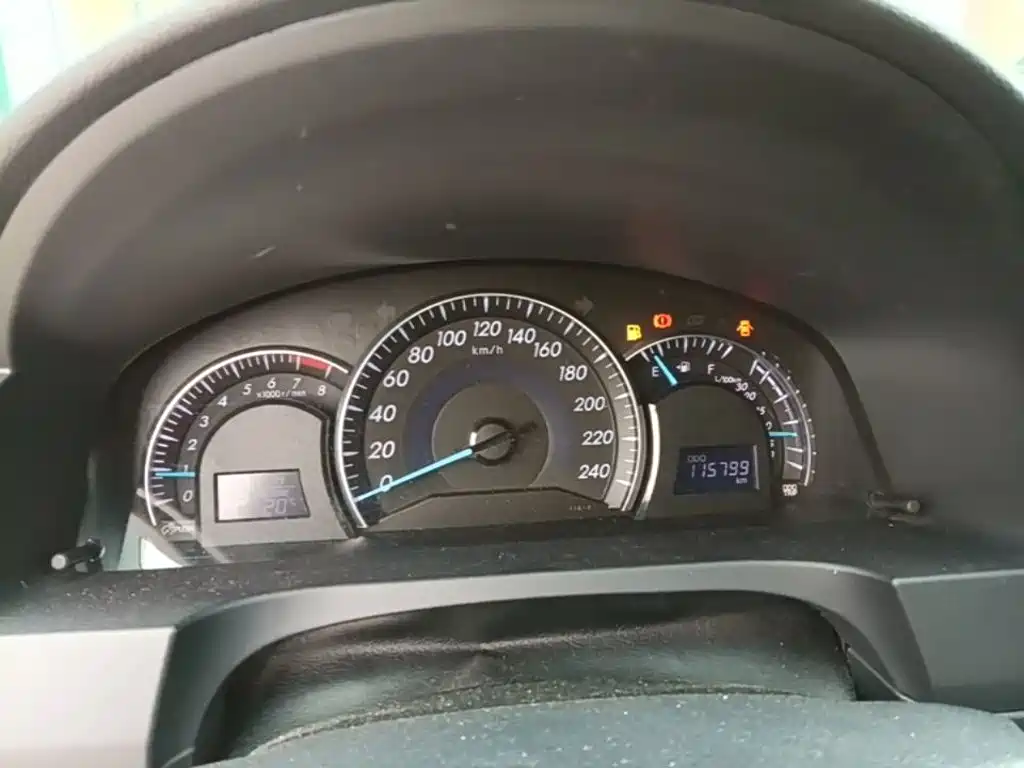 Фото 8 - Toyota Camry