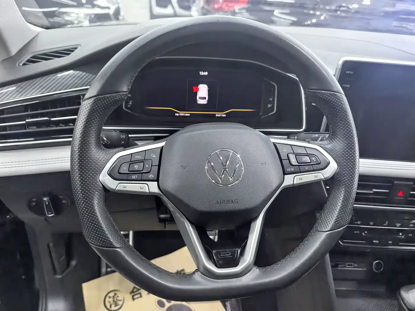 Volkswagen Tiguan L 2023 330TSI Auto 2WD R-Line Premium Edition фото 10