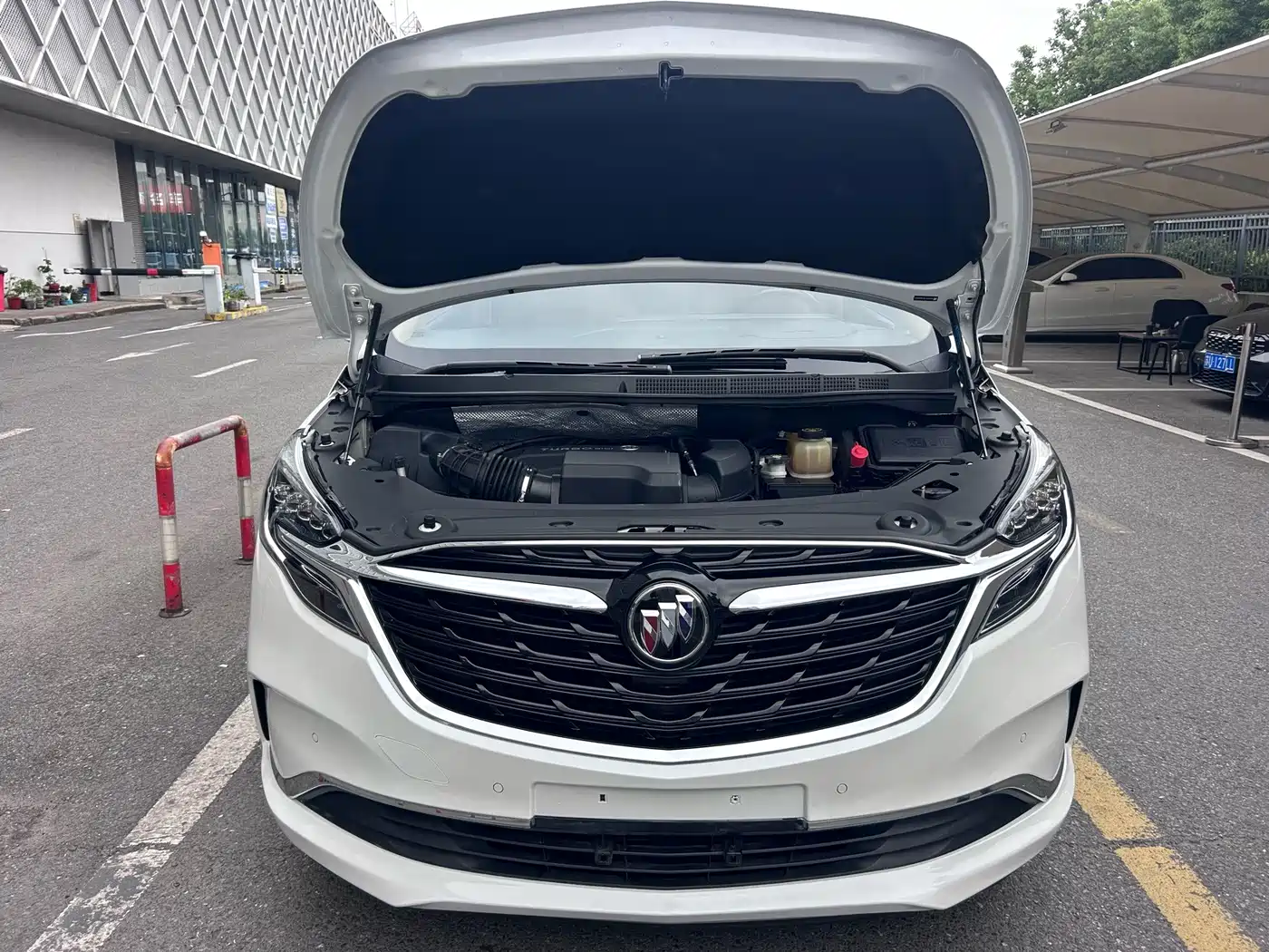 Photo 7 - Buick GL8