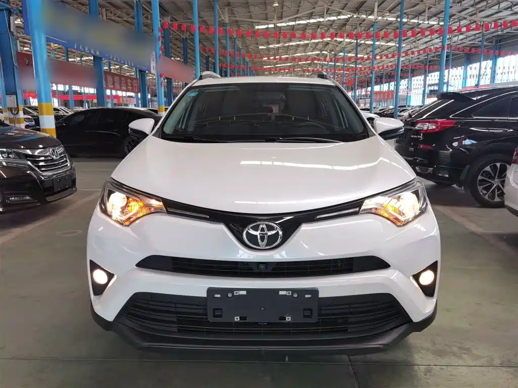 Toyota RAV4 Rongfang 2016 2.0L CVT 2WD Trend (China V) фото 3