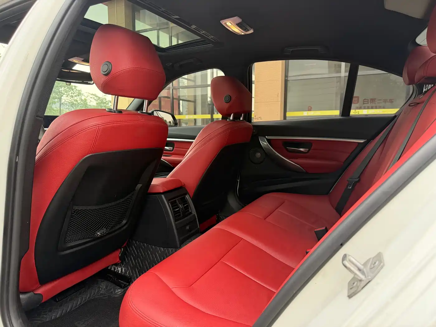 BMW 3 Series 2019 320i M Sport Black Night Edition фото 5