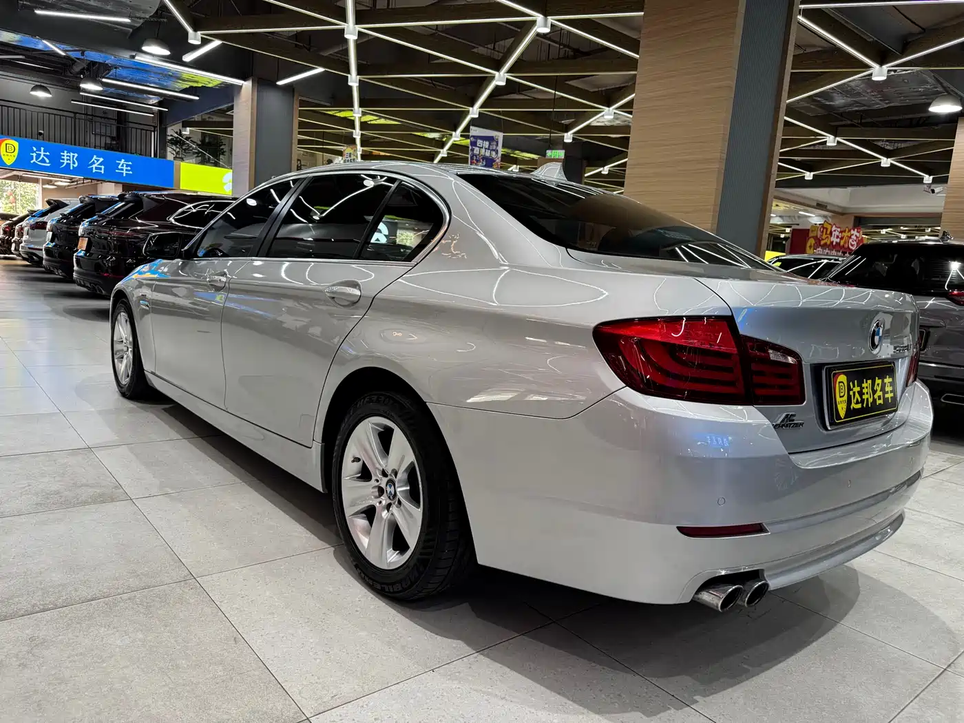BMW 5 Series 2011 528Li Luxury фото 14
