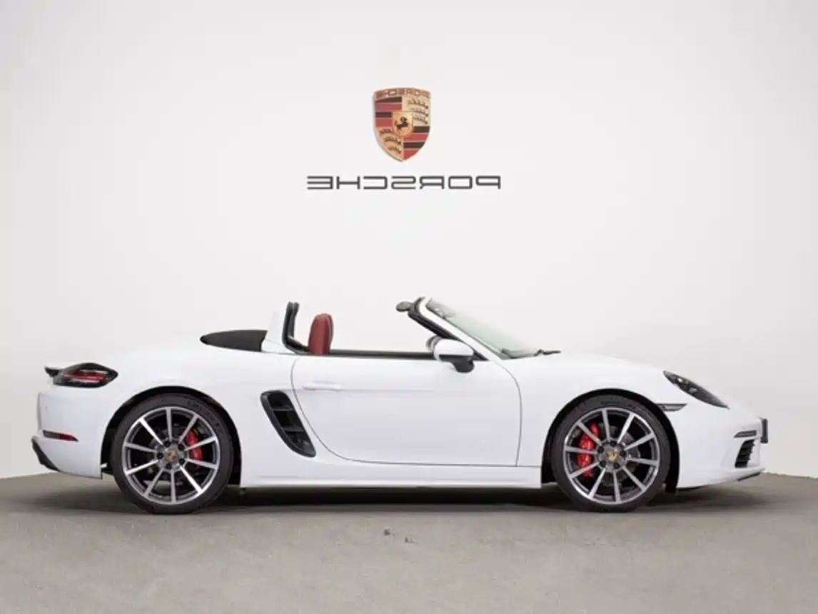 Photo 13 - Porsche 718