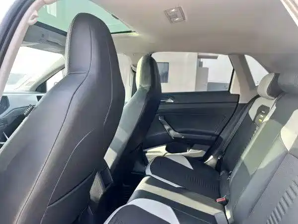 Volkswagen Polo 2019 Plus 1.5L Automatic Colorful Tech Edition фото 6