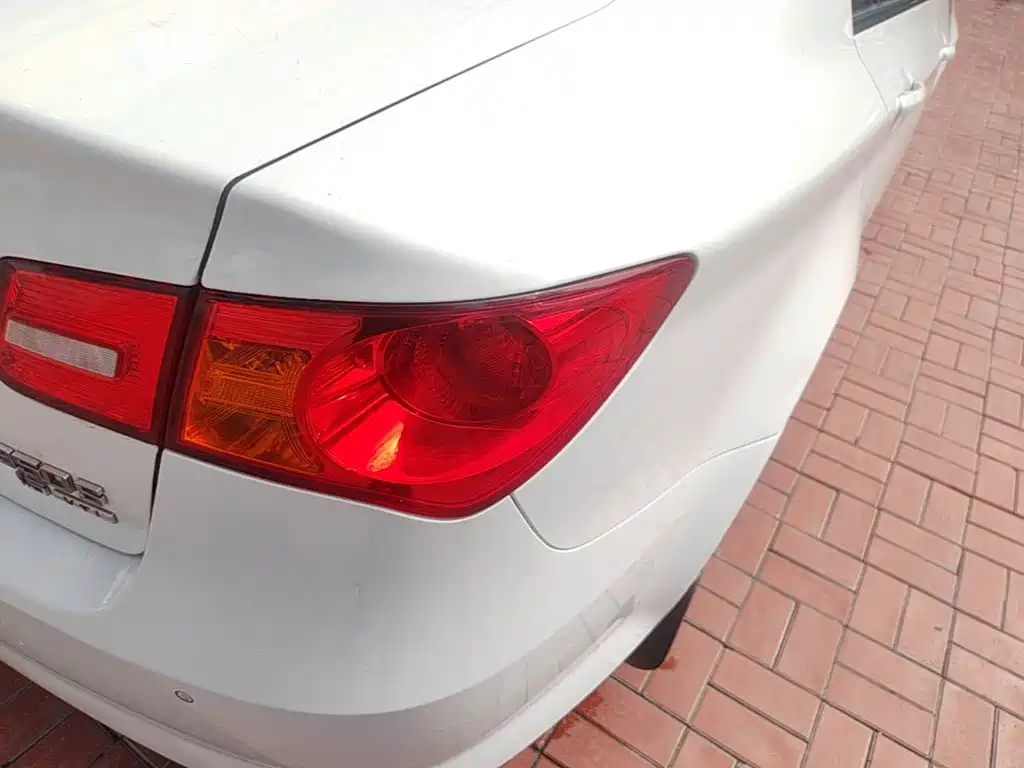 Фото 8 - Roewe 350
