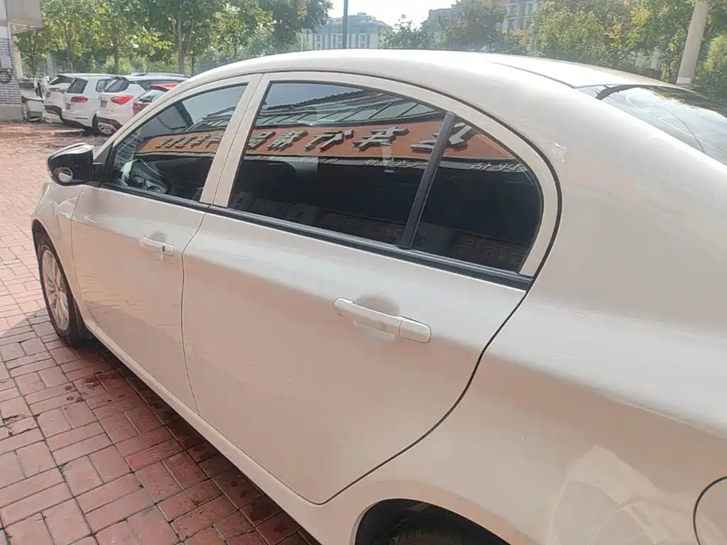 Фото 5 - Roewe 350