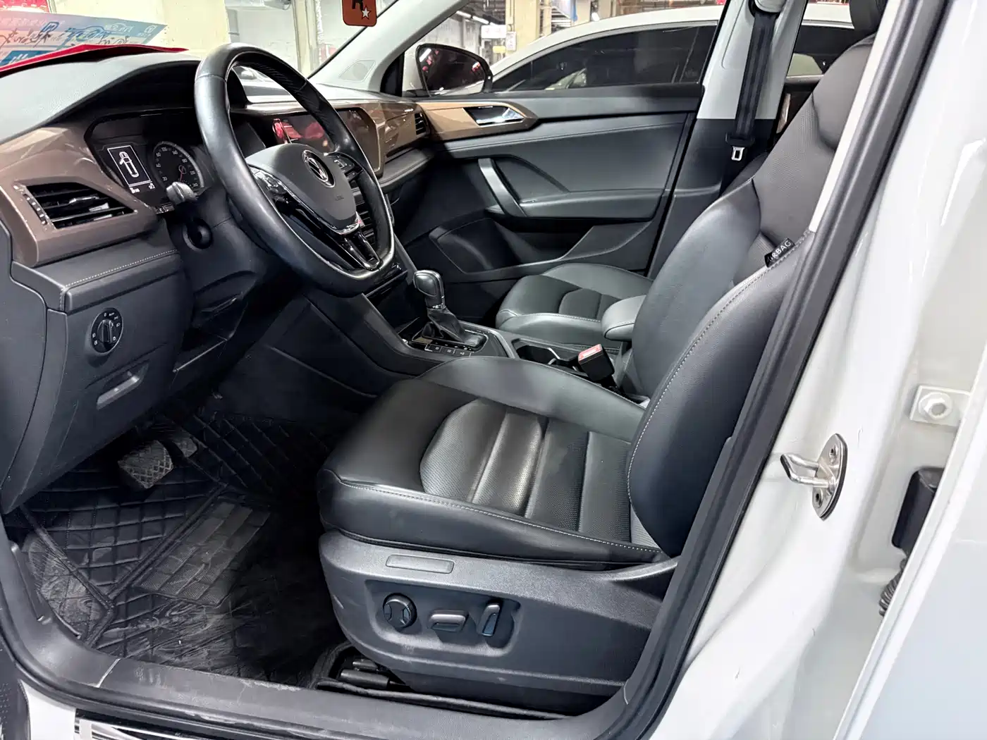 Volkswagen Tharu 2021 280TSI 2WD Luxury Plus фото 8