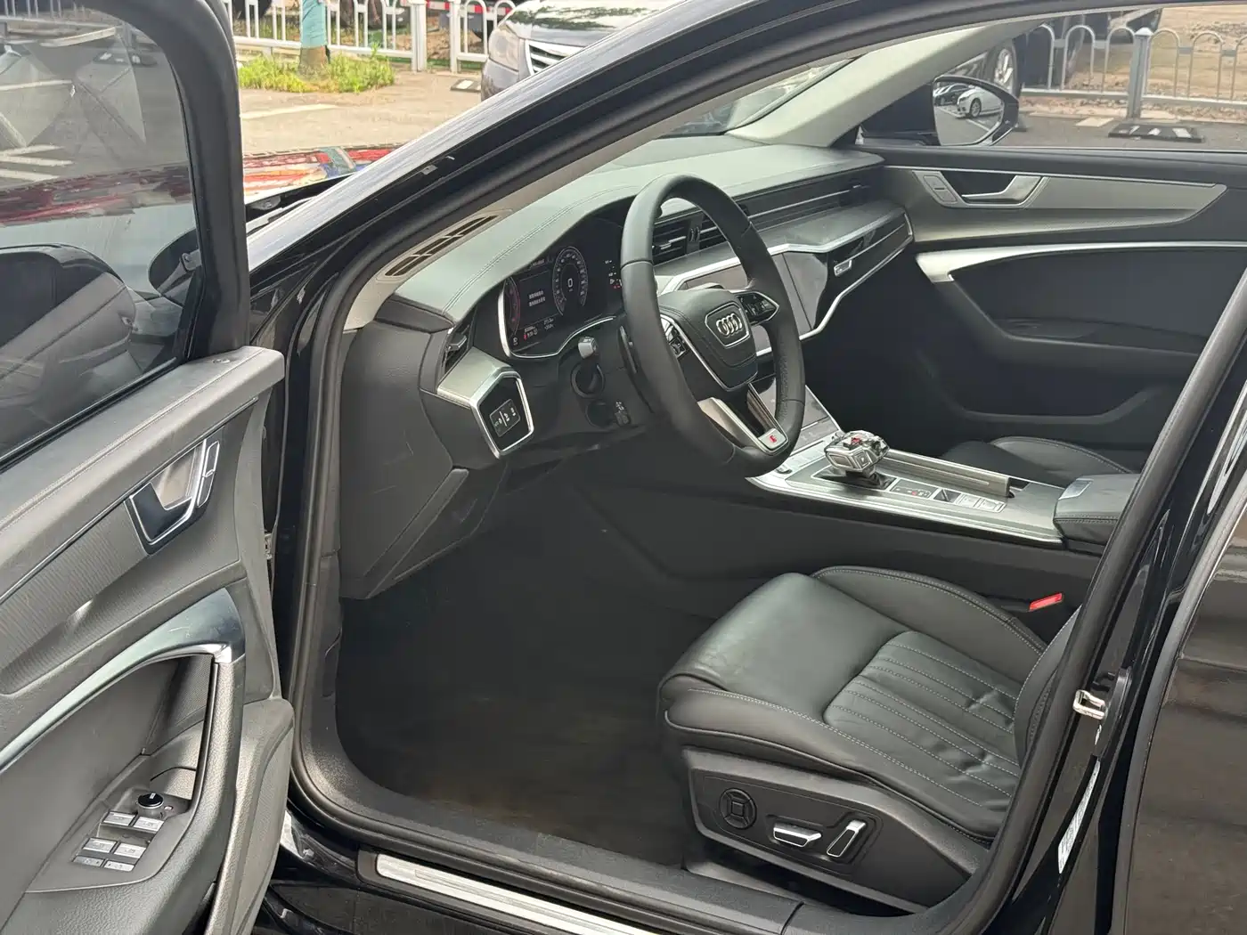 Audi A6L 2023 40 TFSI Luxury Elegance фото 4