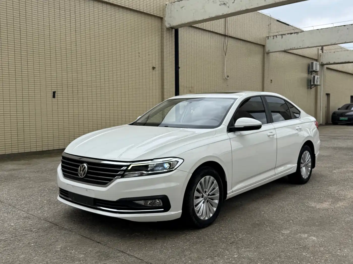 Фото 1 - Volkswagen Lavida