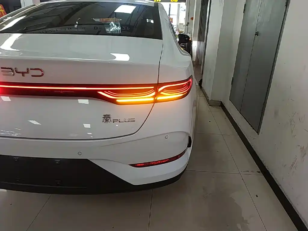 Фото 8 - BYD Qin PLUS
