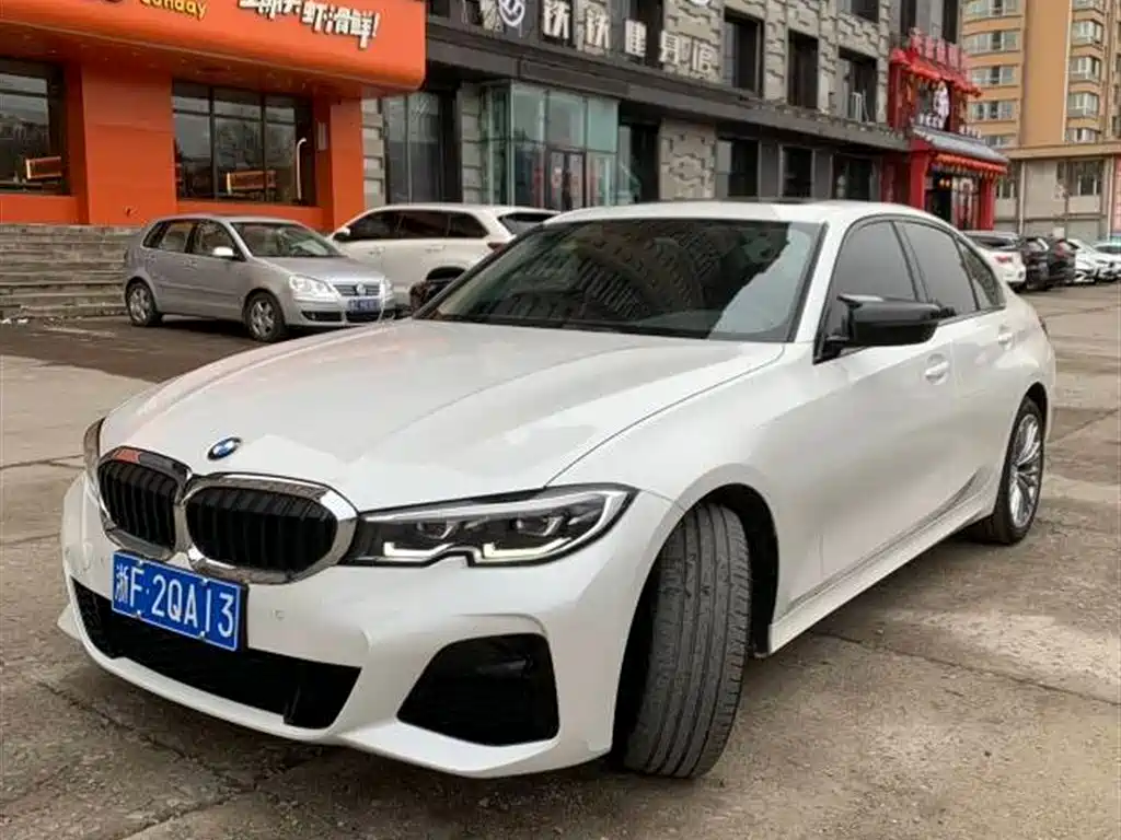 BMW 3 Series 2022 320i Sport Package фото 2