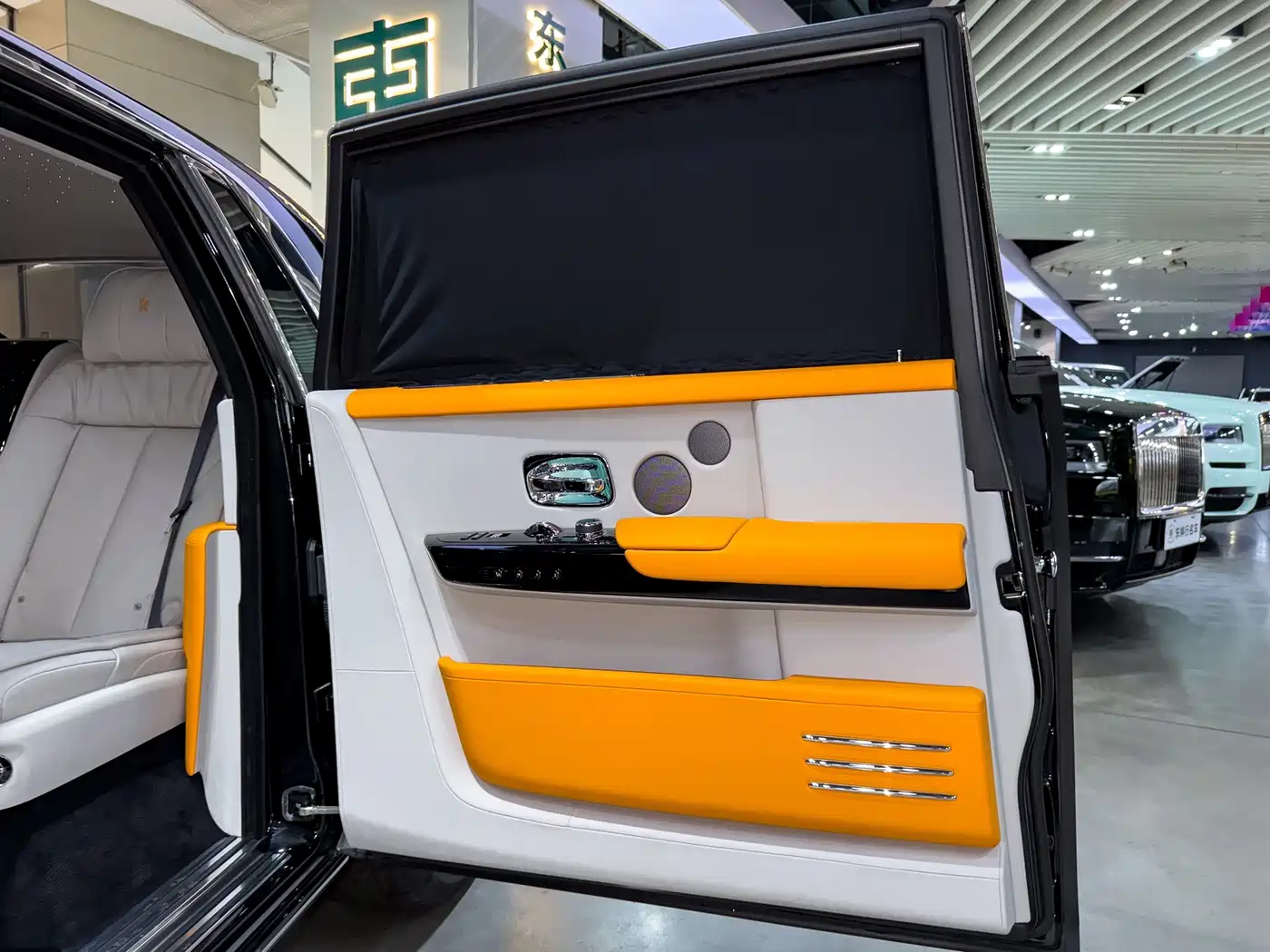 Rolls-Royce Phantom 2023 2024 Long Wheelbase Series II