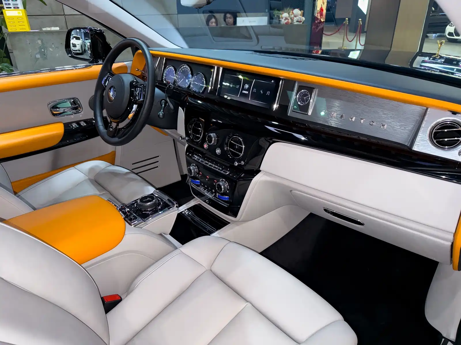 Фото 31 - Rolls-Royce Phantom