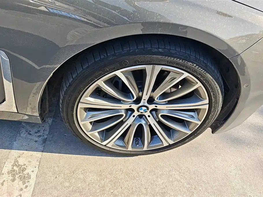 BMW 7 Series 2019 740Li Leading Luxury Package фото 6