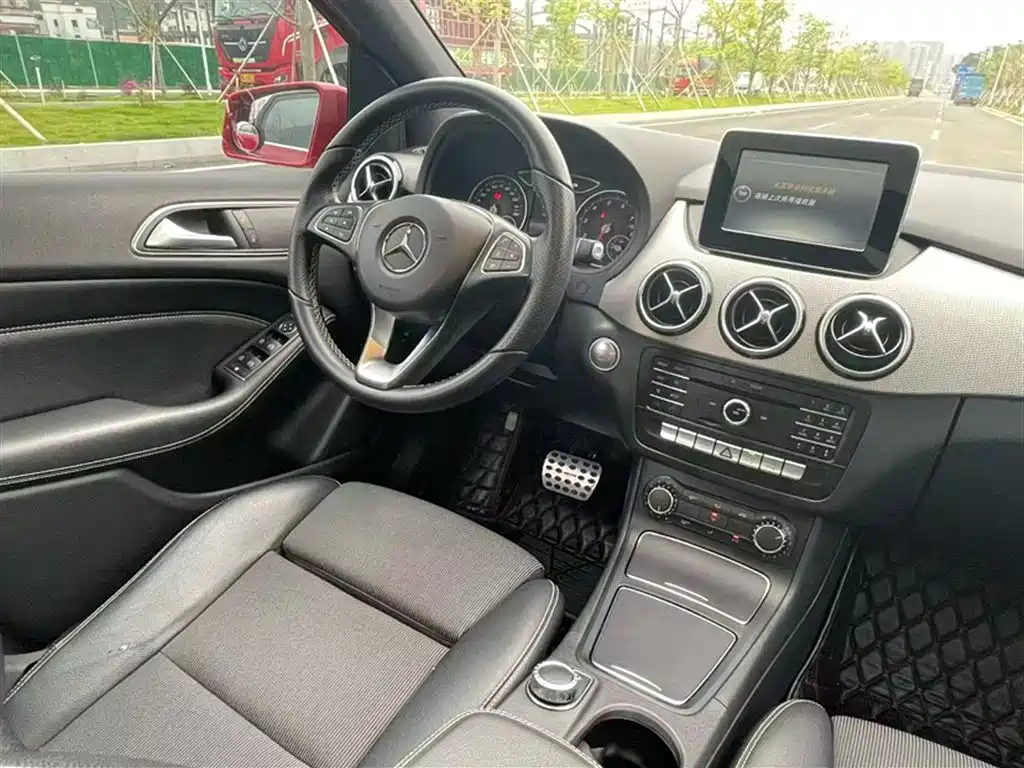 Mercedes-Benz B-Class 2015 B 200 Dynamic фото 12