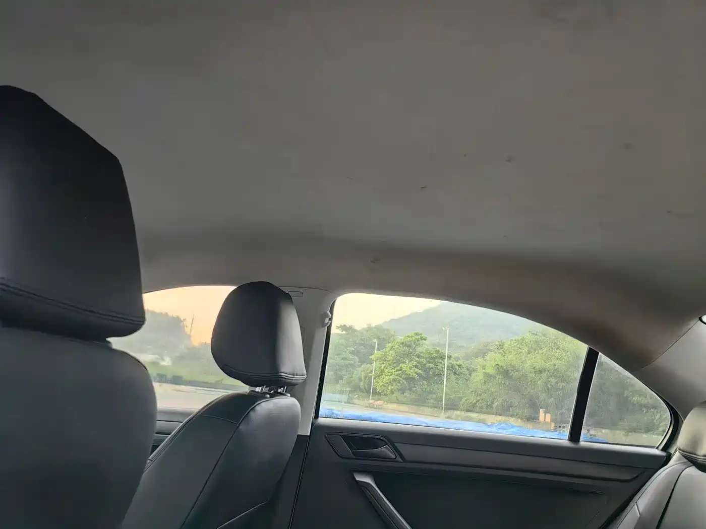 Photo 8 - Volkswagen Jetta