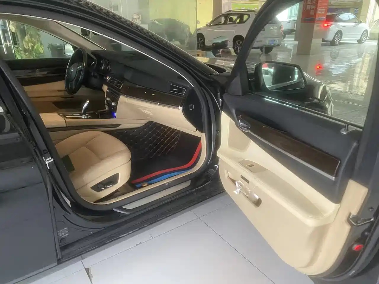 BMW 7 Series 2009 740Li Luxury фото 6