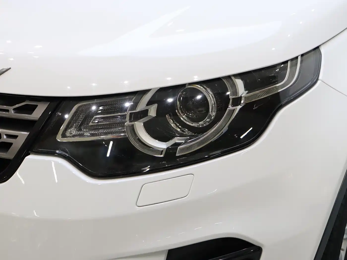 Land Rover Discovery Sport 2018 240PS SE Edition фото 6