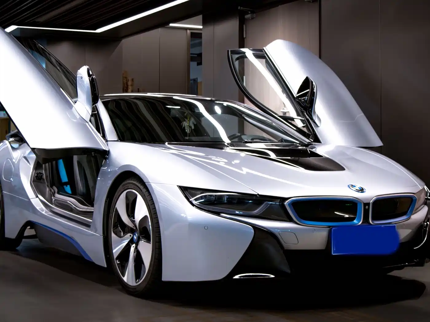 BMW I8