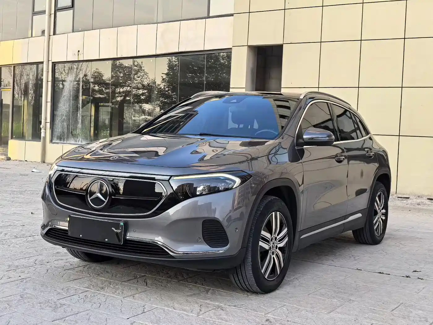 Mercedes-Benz EQA