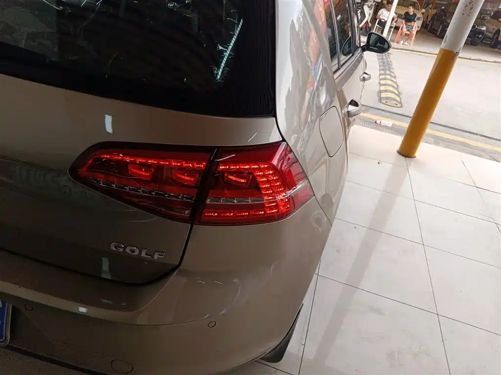 Volkswagen Golf 2016 1.6L Automatic Comfort фото 24
