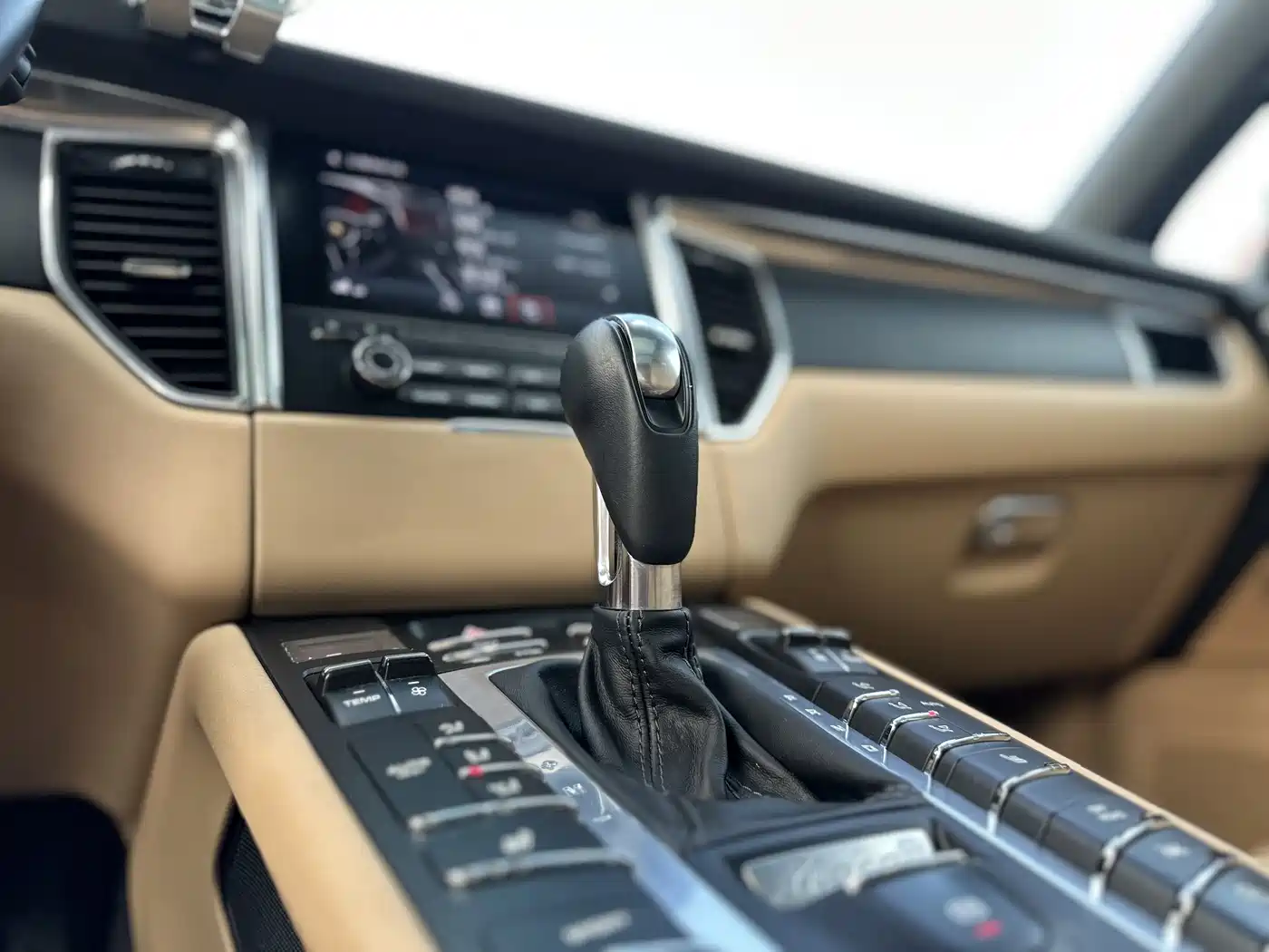 Porsche Macan 2016 Macan 2.0T фото 8