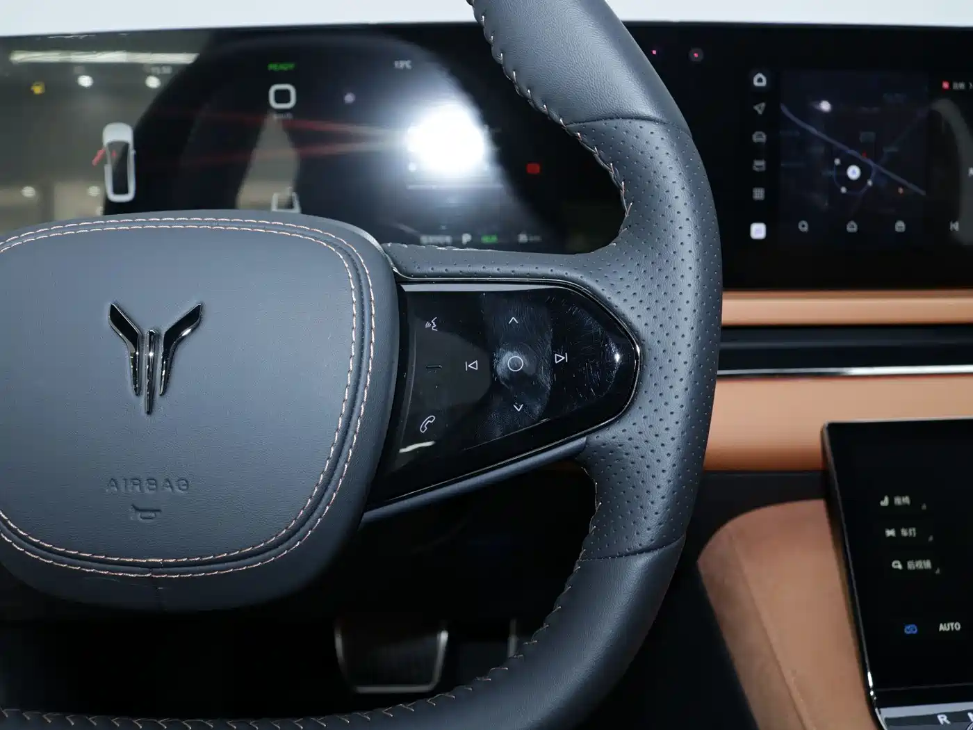 Voyah Auto VOYAH Zhuiguang 2024 PHEV AWD Ultra Long Range Flagship фото 17