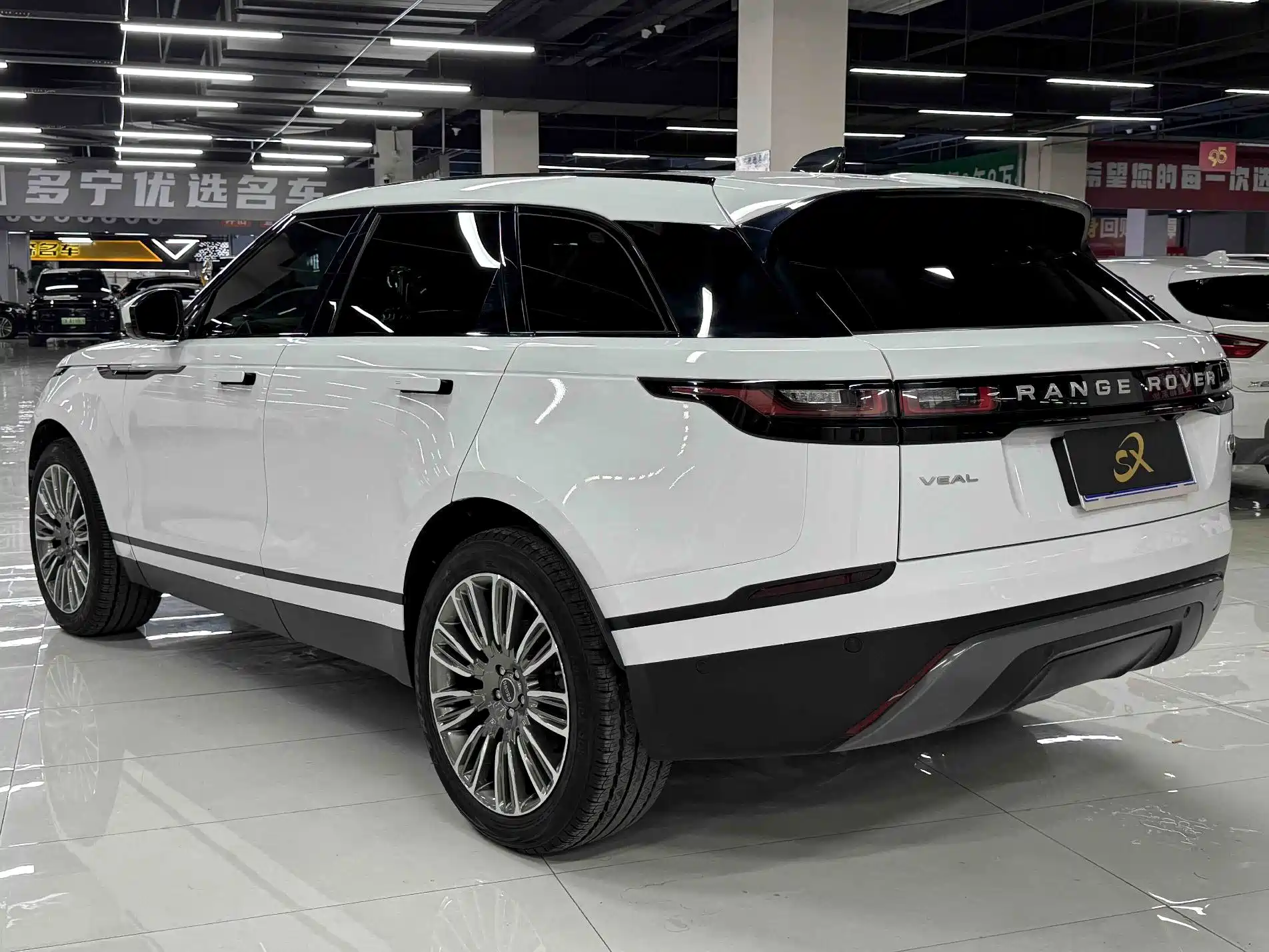 Фото 6 - Land Rover Range Rover Velar