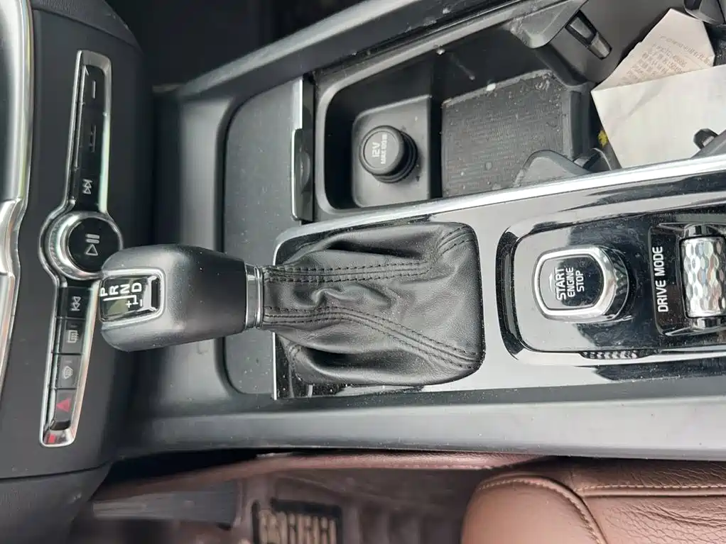 Фото 25 - Volvo XC60