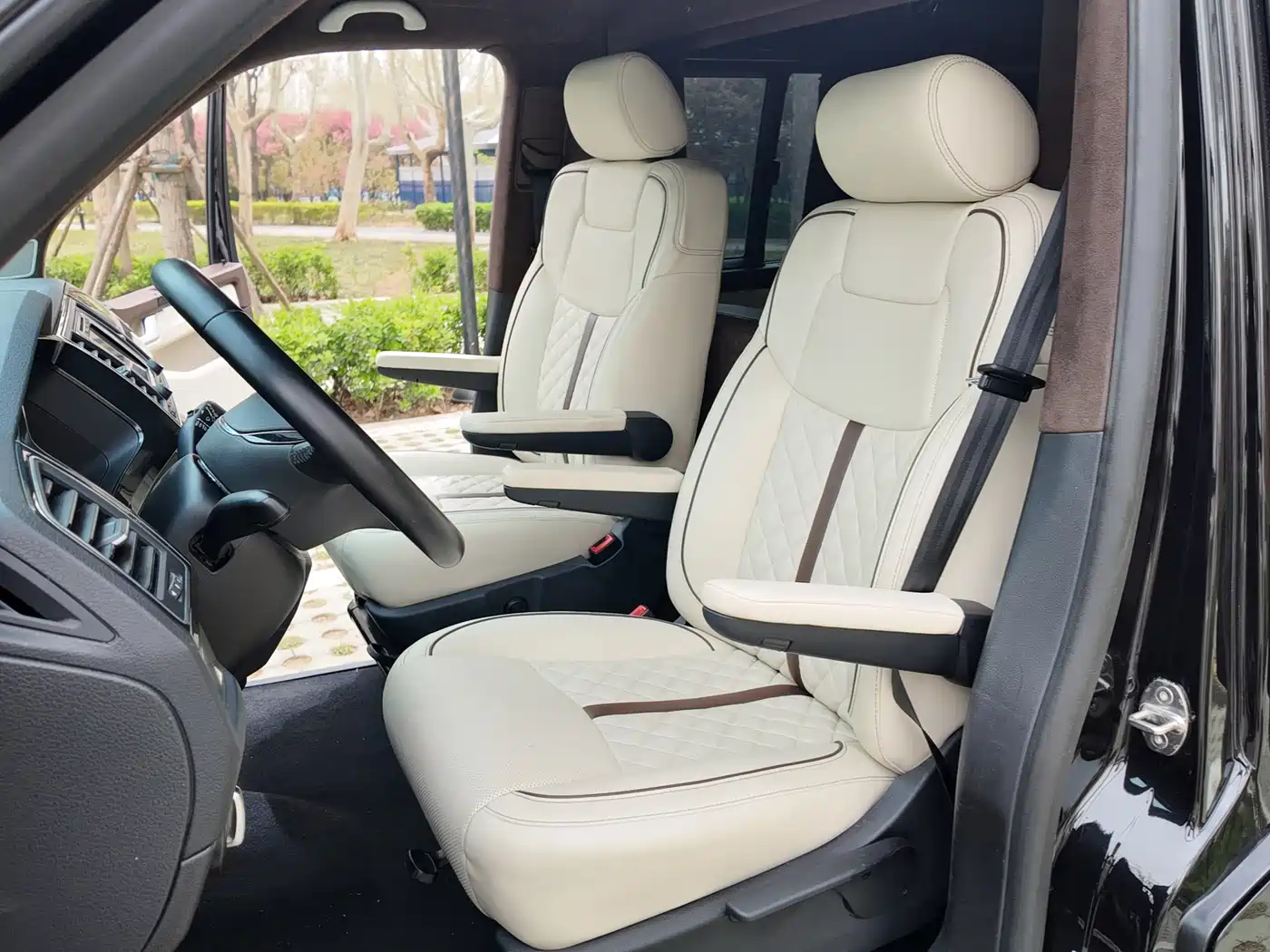 Volkswagen Caravelle 2018 2.0TSI 4WD Luxury Edition 7-Seater фото 6