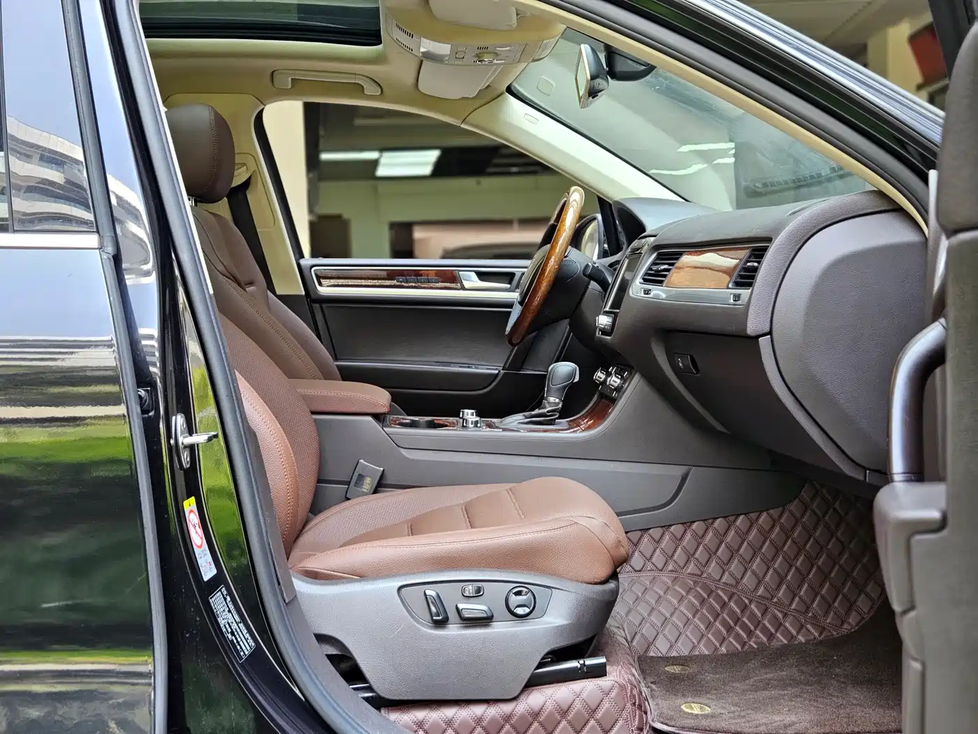 Volkswagen Touareg 2011 3.0TSI Comfort фото 19