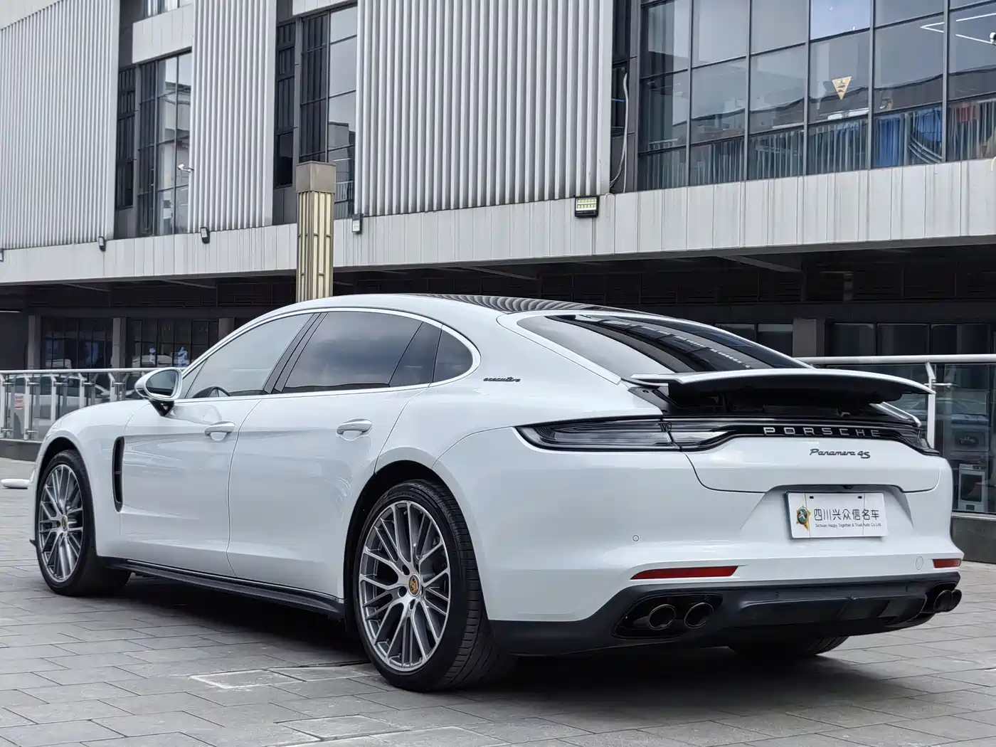 Porsche Panamera 2023 Facelift Panamera 4 Executive Long Wheelbase Platinum Edition 2.9T фото 5
