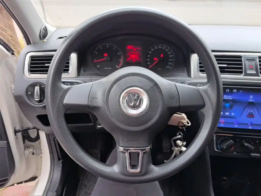 Volkswagen Santana 2013 1.6L Manual Comfort Edition фото 11
