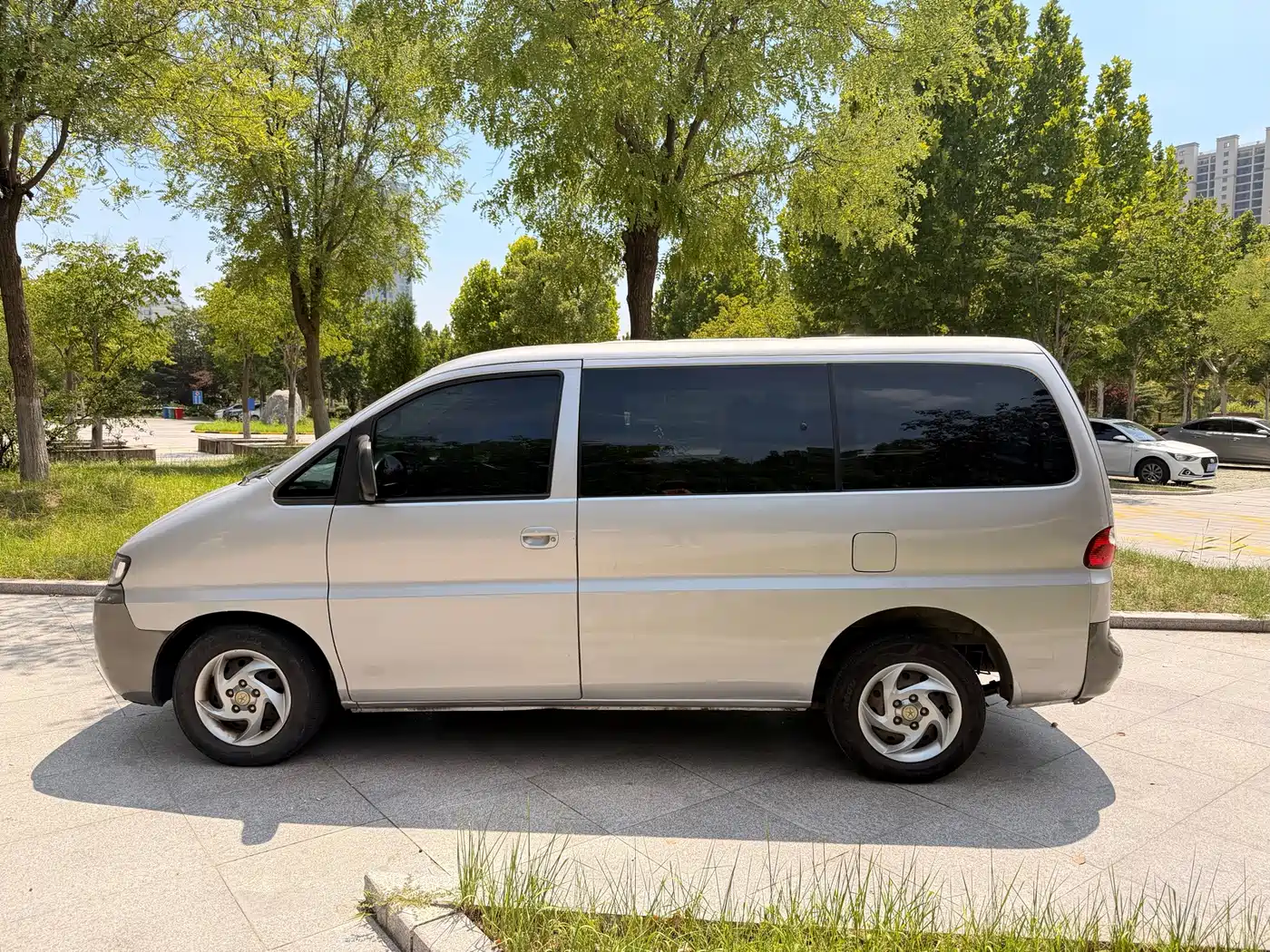 JAC Motors Refine 2015 2015 2.0L Shuttle Gasoline Long Wheelbase Comfort HFC4GA3-3D