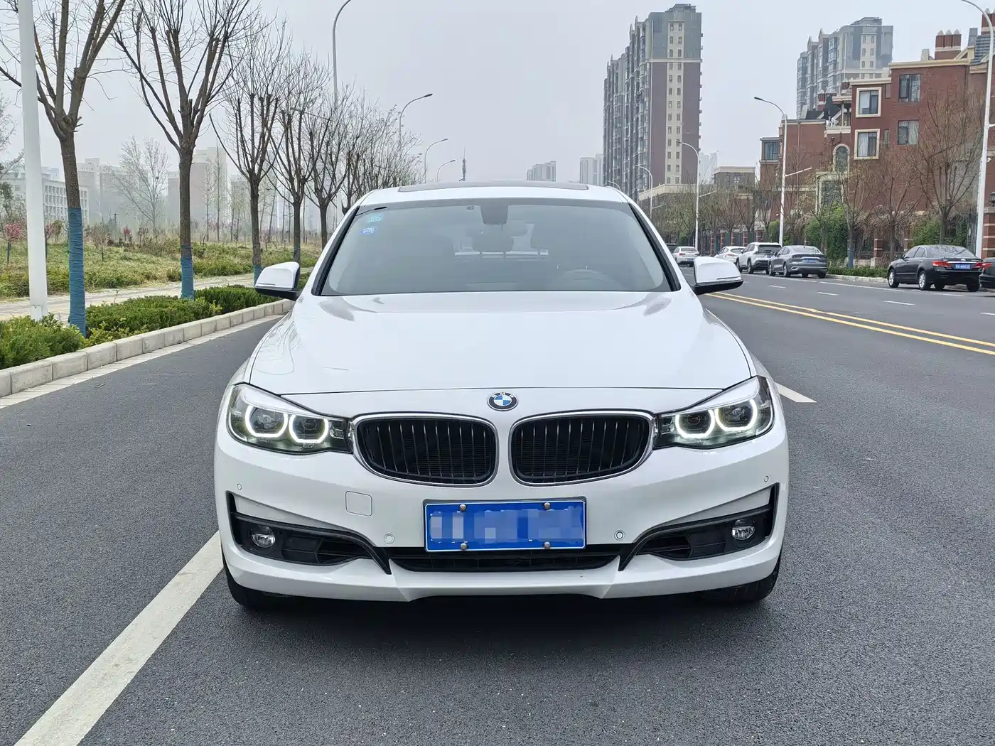 BMW 3 Series GT 2018 320i Fashion фото 3