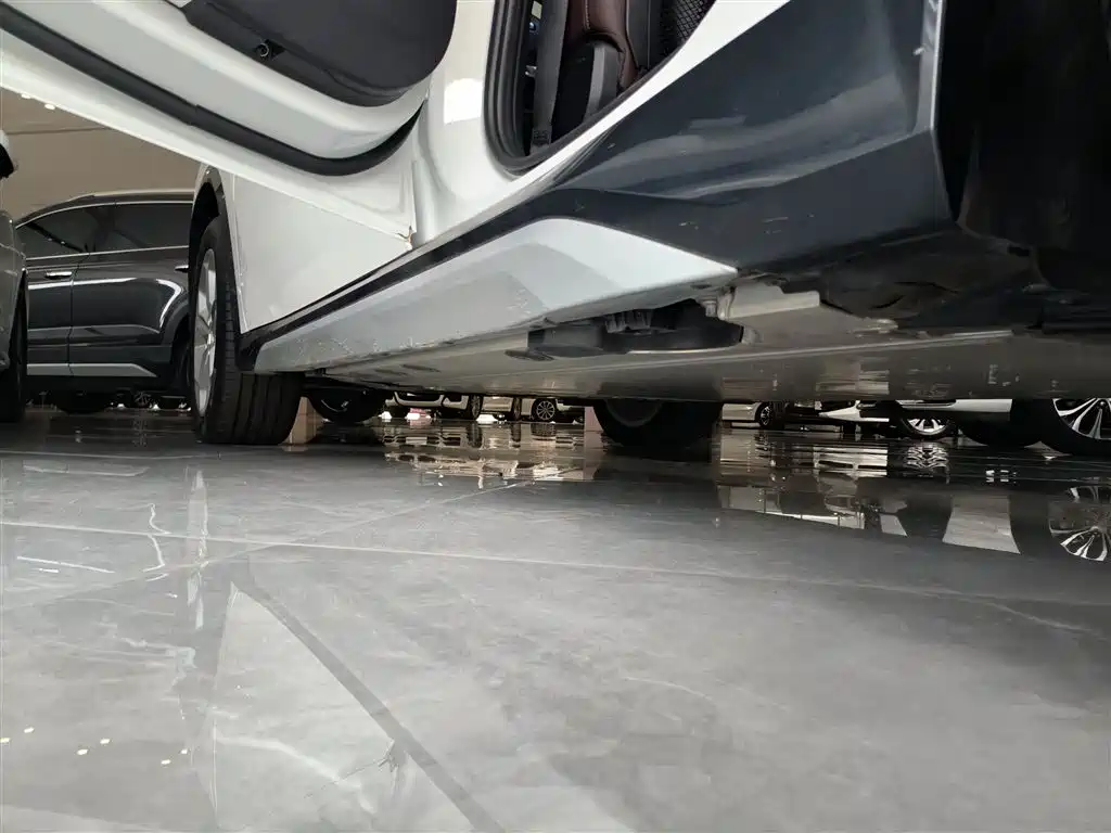 BMW iX1 2023 eDrive25L X Design Package фото 22