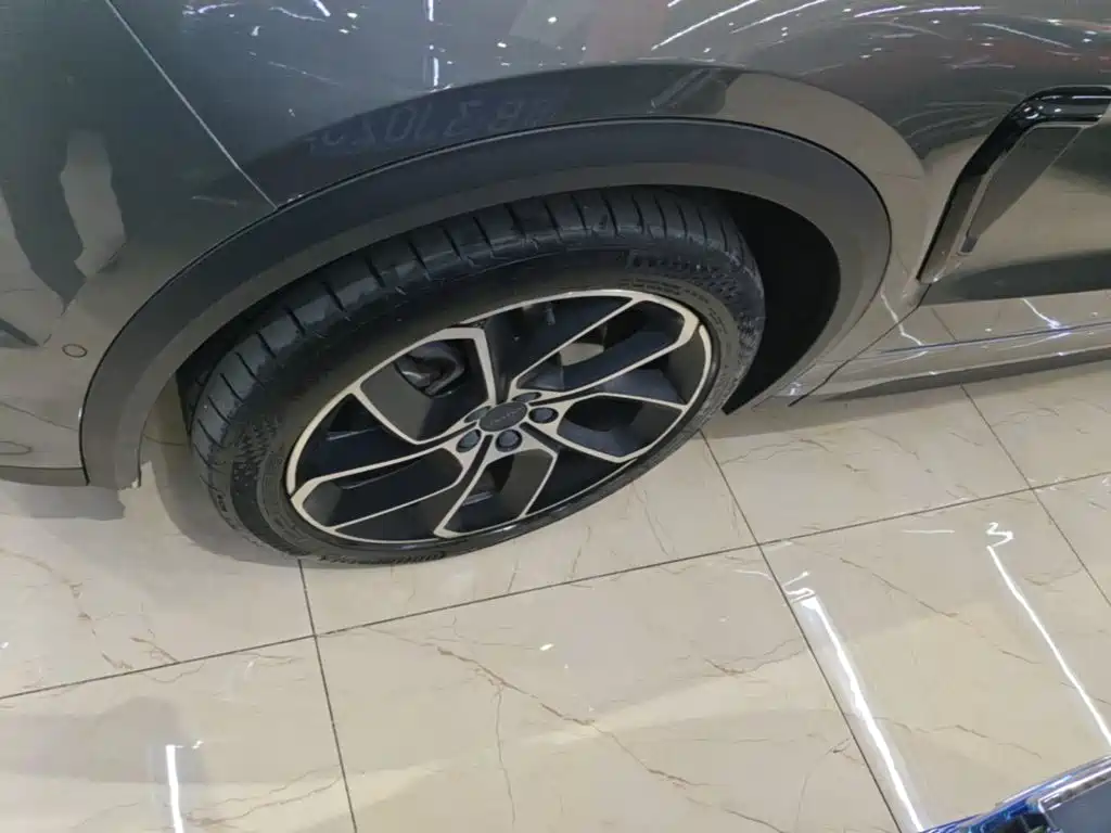 Lynk & Co 05 2022 2022 2.0TD 2WD Shine Halo