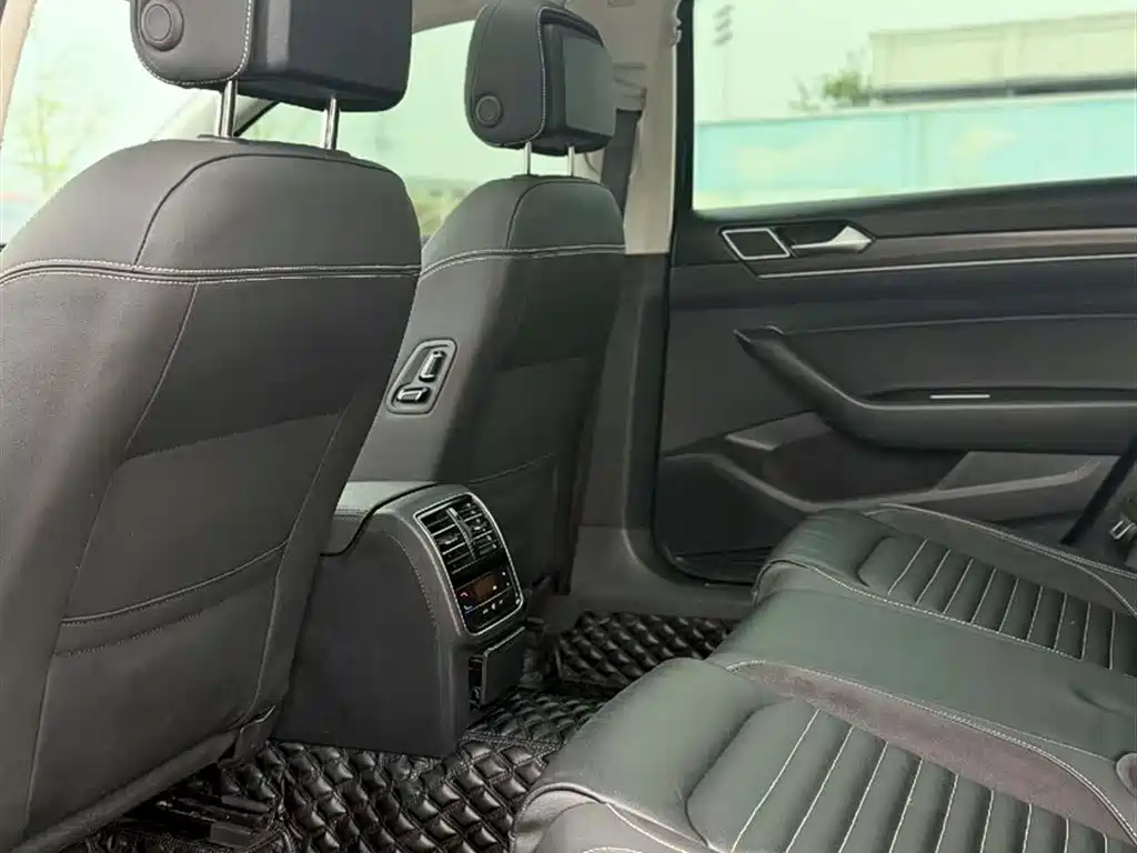 Volkswagen Magotan 2020 330TSI DSG Leading фото 21
